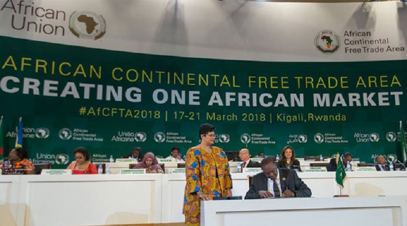 President Uhuru Kenyatta signs the African Continental Free Trade Area (AfCFTA) in Kigali, Rwanda on March 21, 2018.