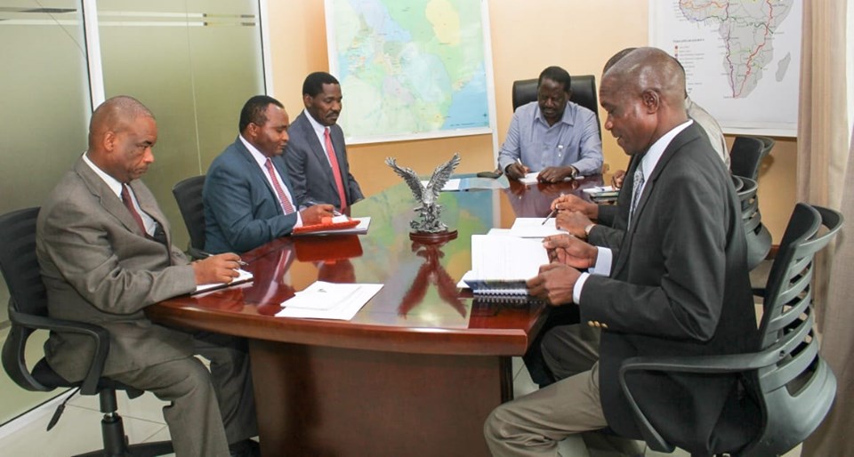 Trade and Industry Cabinet Secretary Peter Munya and NASA leader Raila Odinga during the briefing on the setting up of a Special Economic Zone and revival of Kicomi on Thursday. [Photo/RAO's Communication and Information Unit/Facebook] www.businesstoday.co.ke