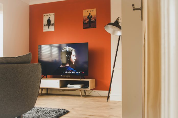 Painted wall Play it safe and paint the focal wall a few shades darker than the surrounding walls or, if you dare, use a bold colour to add excitement and importance to the room.