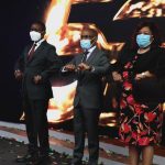 Safaricom CEO Peter Ndegwa (Centre) pictured when the company launched 15 5G sites in March. The firm plans on expanding the network infrastructure to 250 by the end of 2021. [Photo/CGTN]