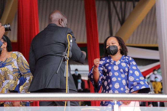 Deputy President William Ruto and Kirinyaga Governor Anne Waiguru during Mashujaa Day celebrations at Wang'uru Stadium in Mwea, Kirinyaga County on October 20, 2021. [Photo/ Anne Waiguru]