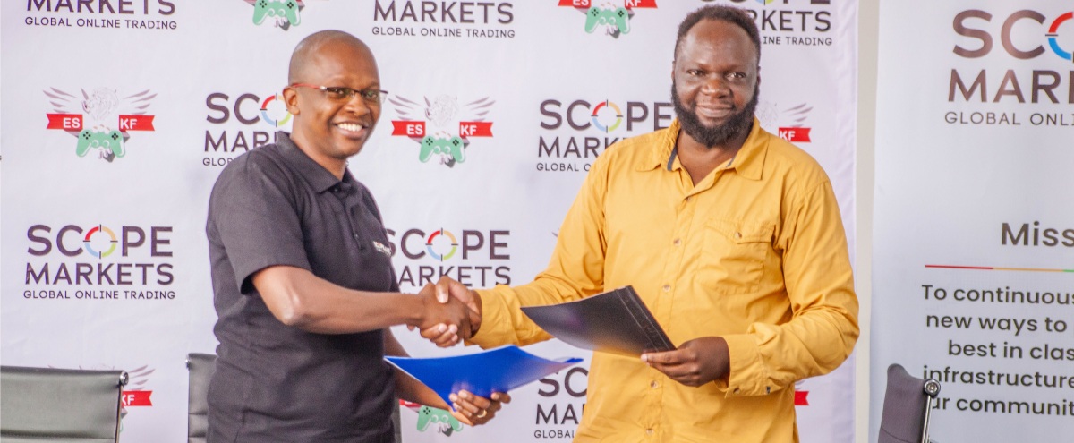 eSports Kenya Federation CEO Bavon Ojwang' (Right) was on hand for the unveiling of the partnership with Scope Markets. [Photo/ Scope Markets]