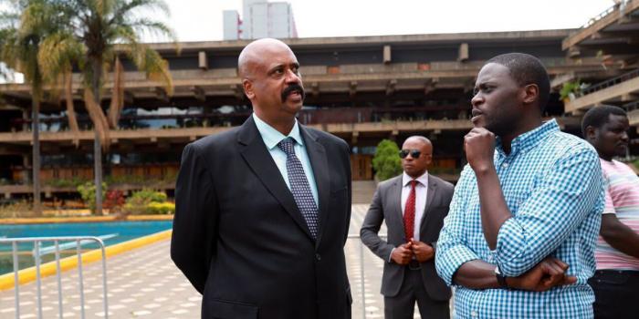 Newly-elected Nairobi Governor Johnson Sakaja (R) with NMS Director-General Lt. Mohammed Badi at a past event. [Photo/ Twitter]