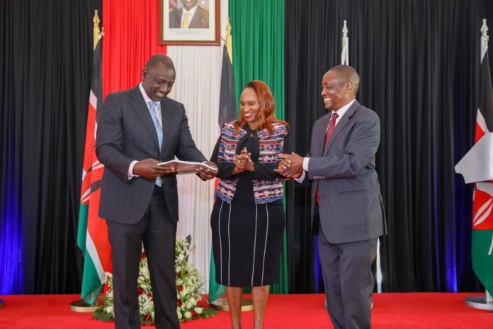 jpg consultative meeting with members of Constitutional Commissions and Independent Offices, State House, Nairobi.