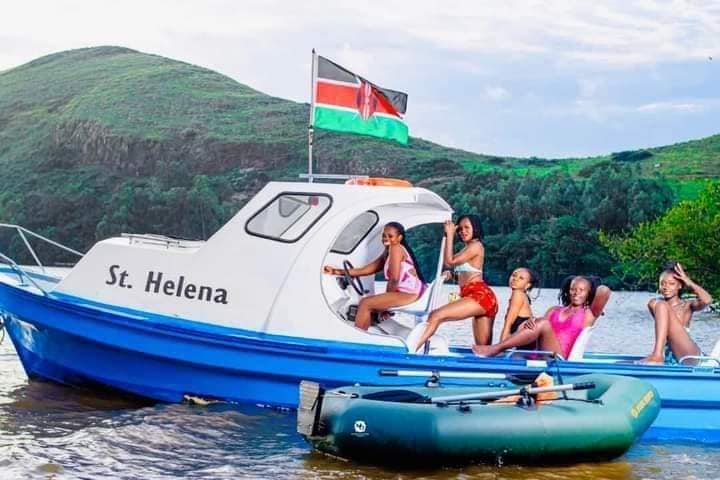 A boat at Che's Bay Resort. [Photo/ Che's Bay]