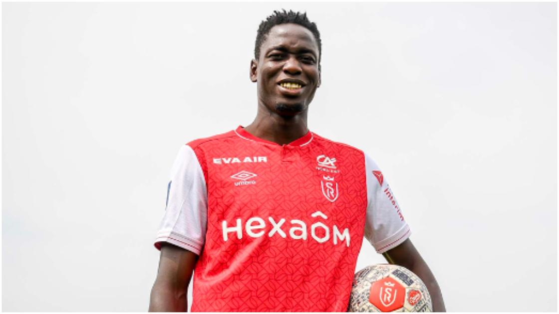 Okumu will wear the #2 jersey for Reims.