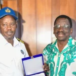 Siaya County Governor James orengo with KPA official.