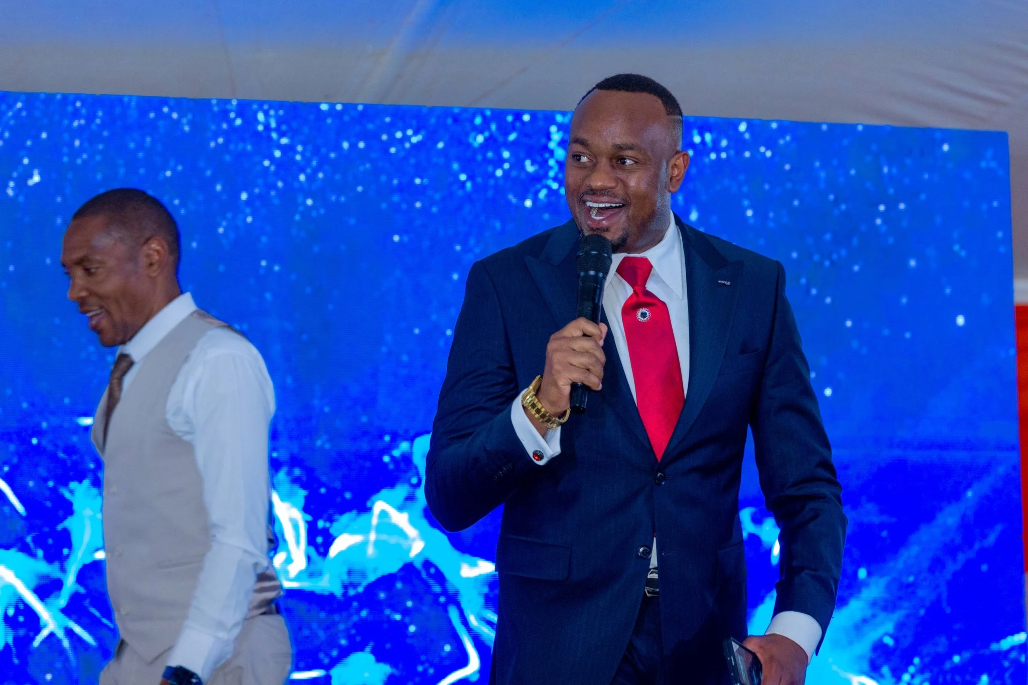 06ce8720 46a8 4ddc a5ef c833f2c20e08