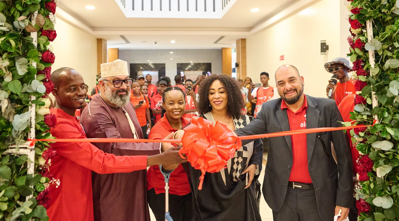 Airtel Kenya MD Ashish Malhotra, Customer Experience Director Goldermier Opiyo, Coast Zone Business Manager Caroline Musyimi, Customer Samir Baloo and Coast Region Retail Manager Bradley Ochieng during the opening of a customer care hub at Likoni Mall designed to enhance customer convenience, boost in-person support, and expand access to Airtel’s services across the region.
