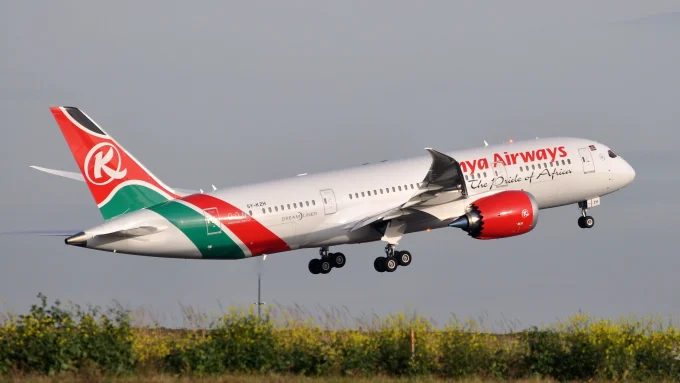 KQ Boeing 787 landing