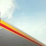 Retail station at canopy with shell logo