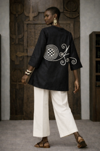 Amina BLACK HAUSA EMBROIDERED TUNIC BACKmodel MAIN