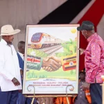 Kenyan President William Ruto and Uganda's leader Yoweri Museveni