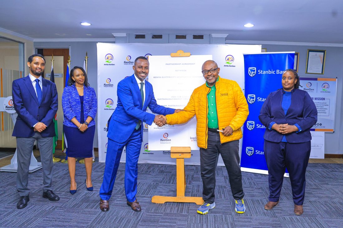 Eng. Ronoh Kibet, OGW, KenGen’s Ag. Managing Director and CEO shakes with James Ngomeli, Convener, Sustainability Brands Awards, Brands and Beyond, during the SEC media launch at KenGen HQ in Nairobi. Looking on are members from KenGen and Brands & Beyond.
