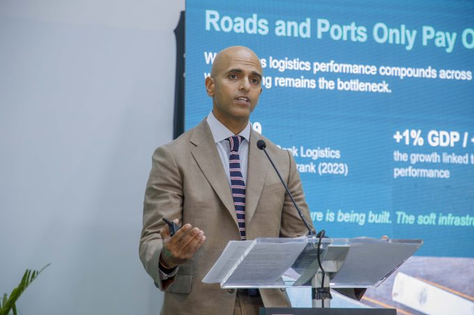 Africa Logistics Properties (ALP) CEO Raghav Gandhi (centre), takes British High Commissioner to Kenya Matt Baugh (right)and Secretary Investments, State Department for Investment Promotion (Ministry of Investment, Trade & Industry Stephen Odua on a tour of Kivu, ALP’s latest 11,000 sqm institutional-grade logistics development at ALP West Logistics Park in Tilisi.